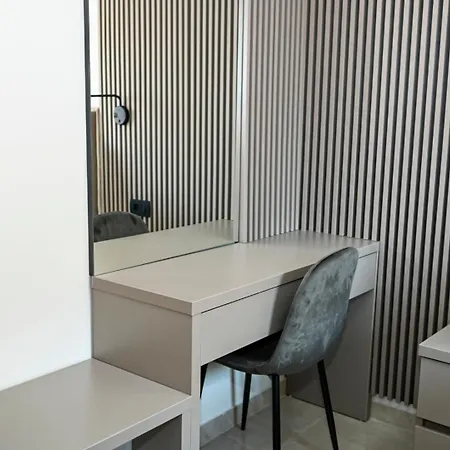 Fly Up Mediterranean Apartment *