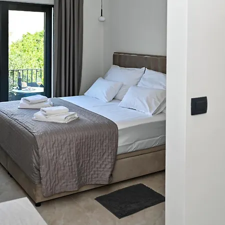 Apartment Fly Up Mediterranean