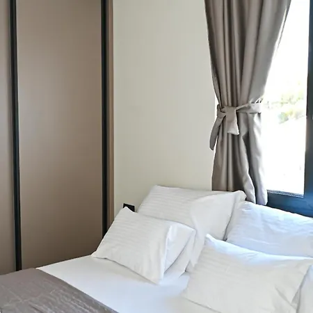 Apartment Fly Up Mediterranean