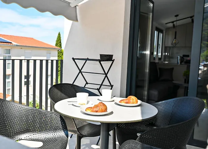 Fly Up Mediterranean Appartement