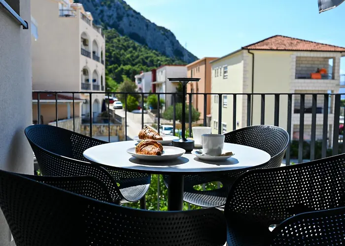 Fly Up Mediterranean Appartement Gradac (Split-Dalmatia)