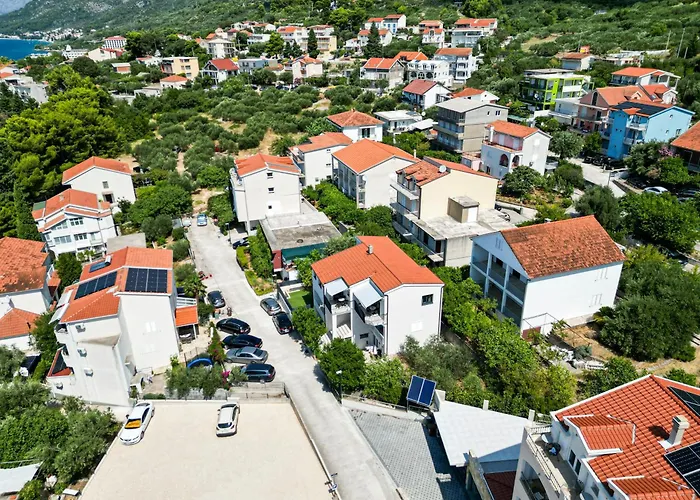 Fly Up Mediterranean Appartement Gradac (Split-Dalmatia)