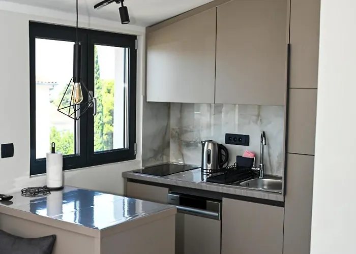 Fly Up Mediterranean Appartement *